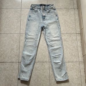 HOLLISTER High-Rise Mom Jeans Vintage Stretch Size 24